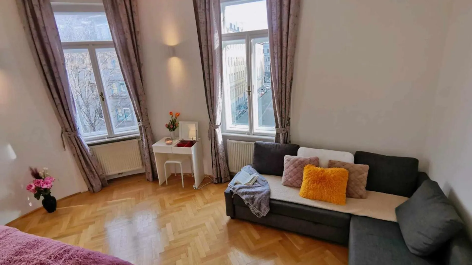 Apartment Central And Round 3 Minutes To City Shopping Center And Schoenbrunn Palace Vienna